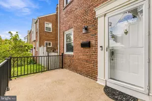 911 Varnum St NE, Washington, DC 20017 - Photo 4