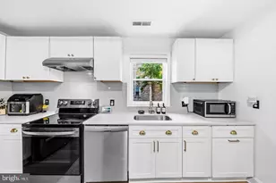 3009 8th St SE, Washington, DC 20032 - Photo 8