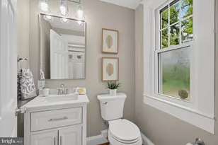 1424 Irving St NE, Washington, DC 20017 - Photo 12