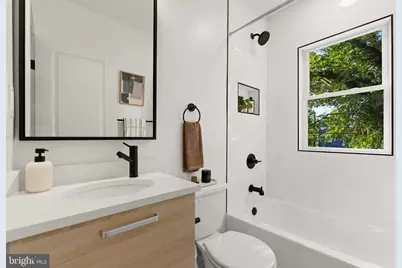 1711 Lang Place NE, Washington, DC 20002 - Photo 18