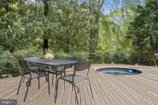 2800 Foxhall Rd NW, Washington, DC 20007 - Photo 30
