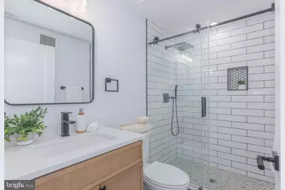 1012 17th Place NE #5, Washington, DC 20002 - Photo 10