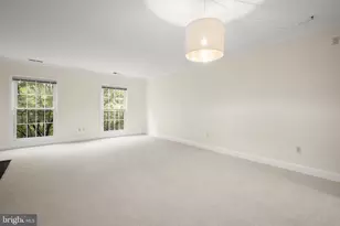 3287 Sutton Pl NW, Washington, DC 20016 - Photo 4