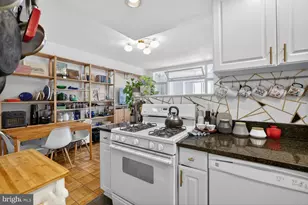 1 Scott Cir NW, Washington, DC 20036 - Photo 2
