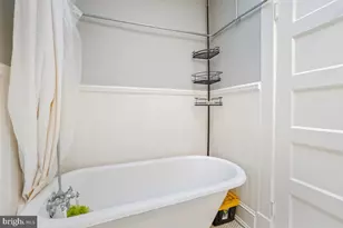 1342 L St SE, Washington, DC 20003 - Photo 12