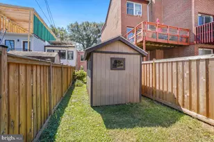 1342 L St SE, Washington, DC 20003 - Photo 16