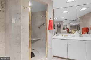 800 25th St NW, Washington, DC 20037 - Photo 32