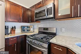 730 24th St NW, Washington, DC 20037 - Photo 6