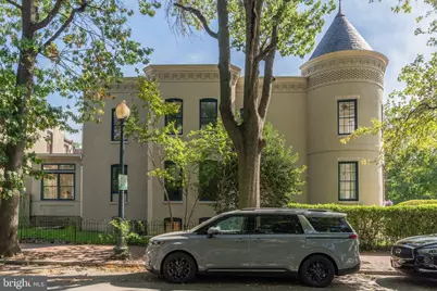 300 North Carolina Avenue SE, Washington, DC 20003 - Photo 2