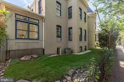 300 North Carolina Avenue SE, Washington, DC 20003 - Photo 32