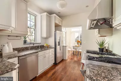 300 North Carolina Avenue SE, Washington, DC 20003 - Photo 14