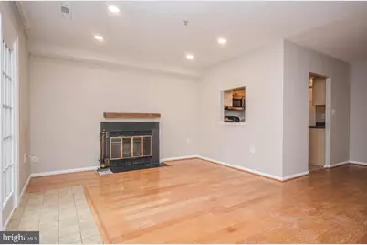 3631 38th Street NW #102, Washington, DC 20016 - Photo 2