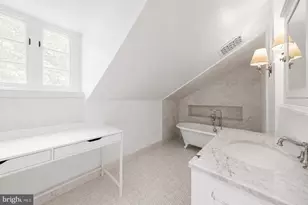 2501 49th St NW, Washington, DC 20007 - Photo 34
