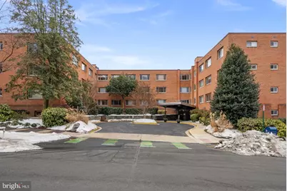 3900 Tunlaw Road NW #101, Washington, DC 20007 - Photo 2