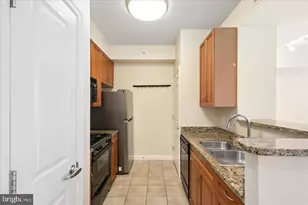 1111 25th St NW, Washington, DC 20037 - Photo 6