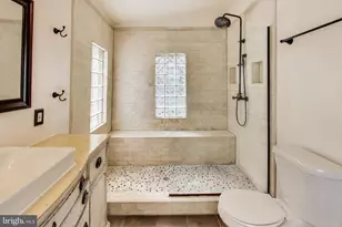 1917 Lincoln Rd NE, Washington, DC 20002 - Photo 20