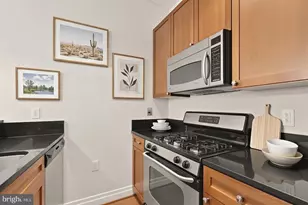 2120 Vermont Ave NW, Washington, DC 20001 - Photo 4