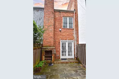 915 Hughes Mews NW, Washington, DC 20037 - Photo 10