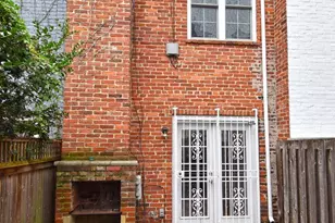 915 Hughes Mews NW, Washington, DC 20037 - Photo 10