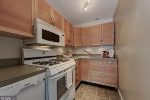 2829 Connecticut Ave NW, Washington, DC 20008 - Photo 4