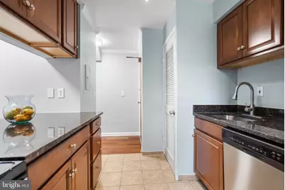 2016 37th Street SE #202, Washington, DC 20020 - Photo 8