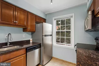 2016 37th Street SE #202, Washington, DC 20020 - Photo 6