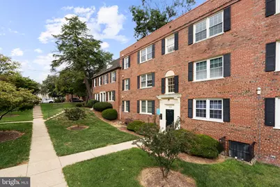 2016 37th Street SE #202, Washington, DC 20020 - Photo 2