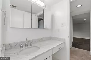 308 East Capitol St NE, Washington, DC 20003 - Photo 28