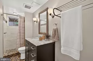 315 E St SE, Washington, DC 20003 - Photo 38
