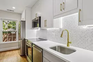 3217 Sutton Pl NW, Washington, DC 20016 - Photo 6