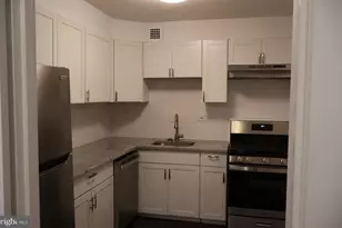 700 7th Street SW, Washington, DC 20024 - Photo 8