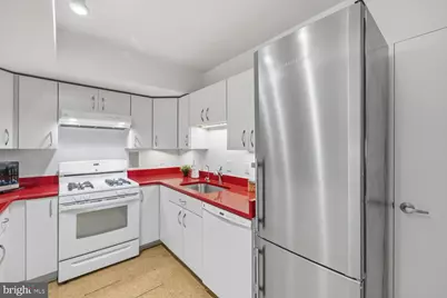 3001 Veazey Terrace NW #426, Washington, DC 20008 - Photo 4