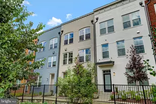 406 Brookland Grv Dr NE, Washington, DC 20017 - Photo 2