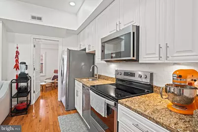 1102 Holbrook Terrace NE #3, Washington, DC 20002 - Photo 8