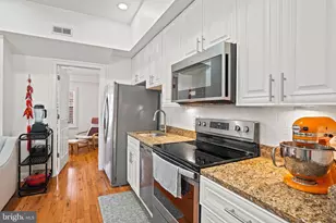 1102 Holbrook Terrace NE, Washington, DC 20002 - Photo 8