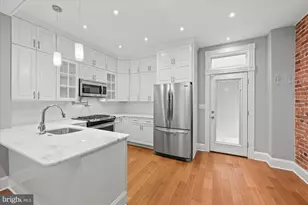210 11th St SE, Washington, DC 20003 - Photo 6