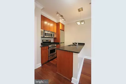1121 24th Street NW #409, Washington, DC 20037 - Photo 6