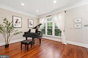 4462 MacArthur Blvd NW, Washington, DC 20007 - Photo 4
