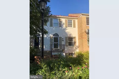 3249 B Sutton Place NW #B, Washington, DC 20016 - Photo 2