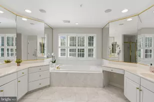 3915 Hillandale Ct NW, Washington, DC 20007 - Photo 14