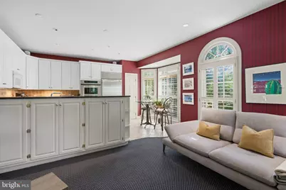3915 Hillandale Court NW, Washington, DC 20007 - Photo 8