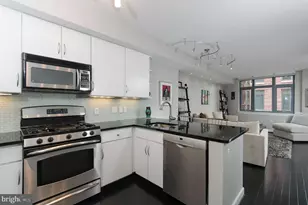 1117 10th St NW, Washington, DC 20001 - Photo 2