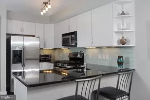 1117 10th St NW, Washington, DC 20001 - Photo 4
