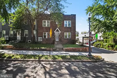 1105 NE Holbrook Terrace NE, Washington, DC 20002 - Photo 2