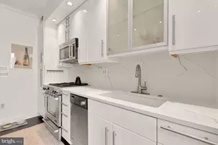 1242 K St SE, Washington, DC 20003 - Photo 8