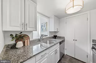 301 G St NE, Washington, DC 20002 - Photo 10