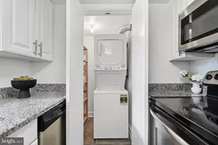 301 G St NE, Washington, DC 20002 - Photo 12