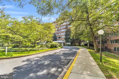 4000 Tunlaw Road NW #318, Washington, DC 20007 - Photo 2