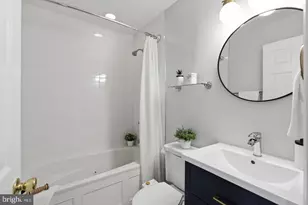 17 V St NW, Washington, DC 20001 - Photo 22