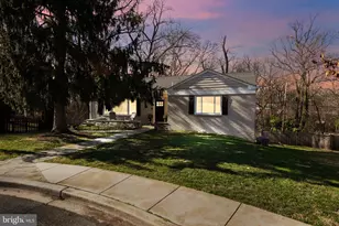 5128 Linnean Terrace NW, Washington, DC 20008 - Photo 2
